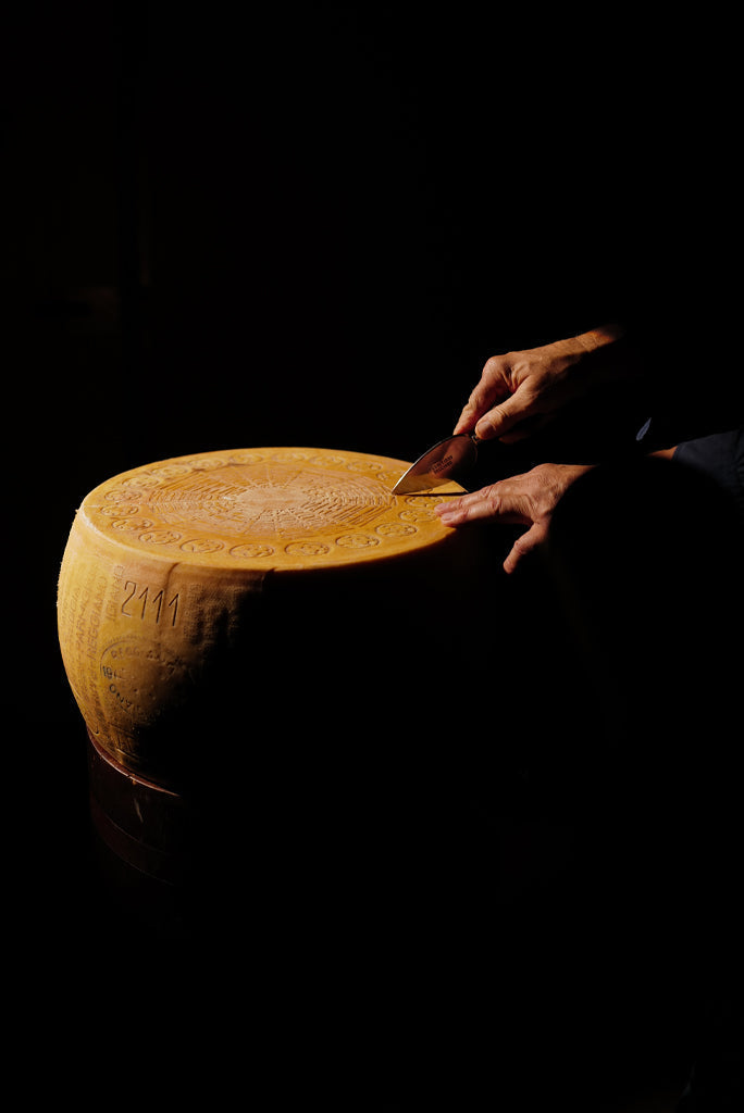 Come comprare Parmigiano Reggiano online: la guida completa
